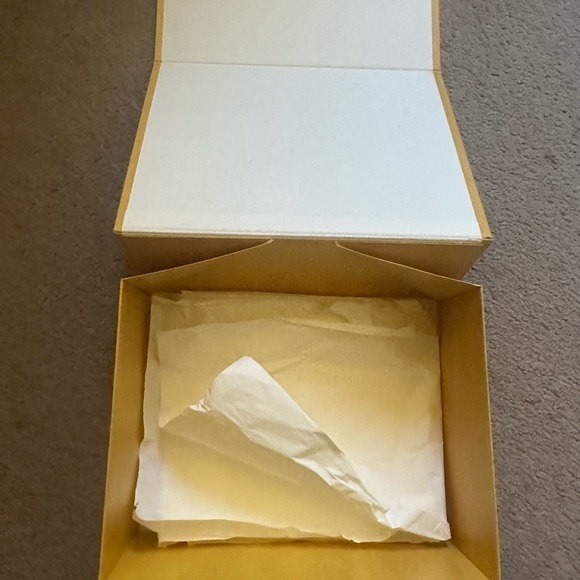 Combo Fendi gift bag and a shoe box - Picture 8 of 11